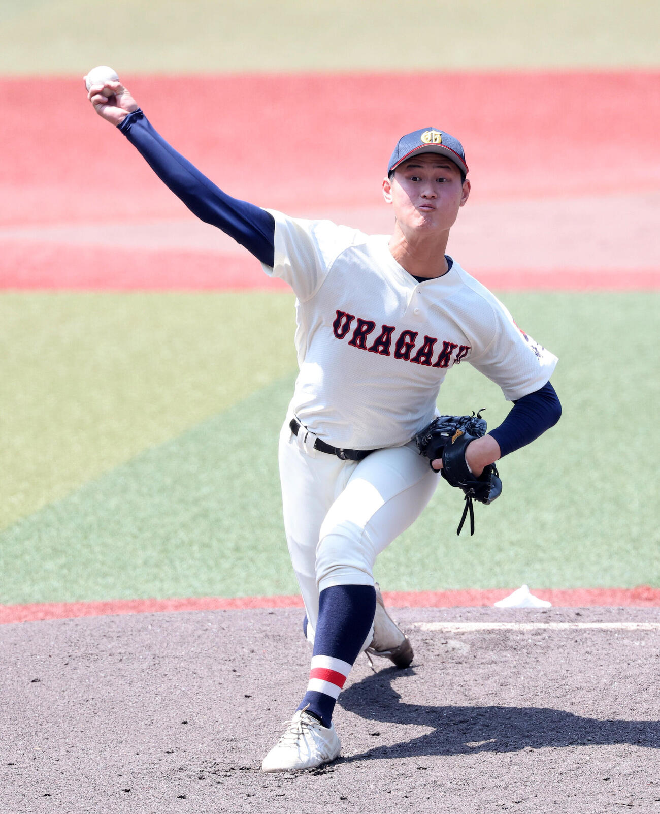 浦和学院対東京学館浦安　力投する浦和学院先発の日髙創太（撮影・鈴木正人）