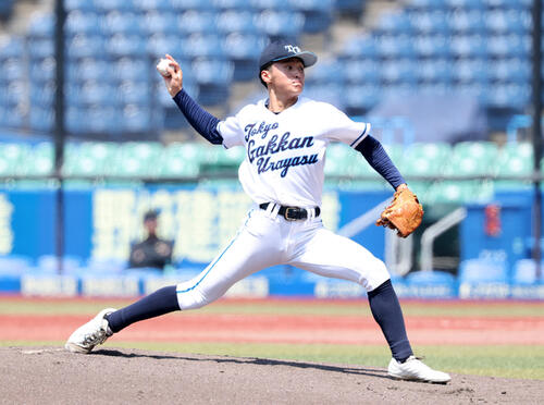 浦和学院対東京学館浦安 力投する東京学館浦安先発の玉川颯土(撮影・鈴木正人)