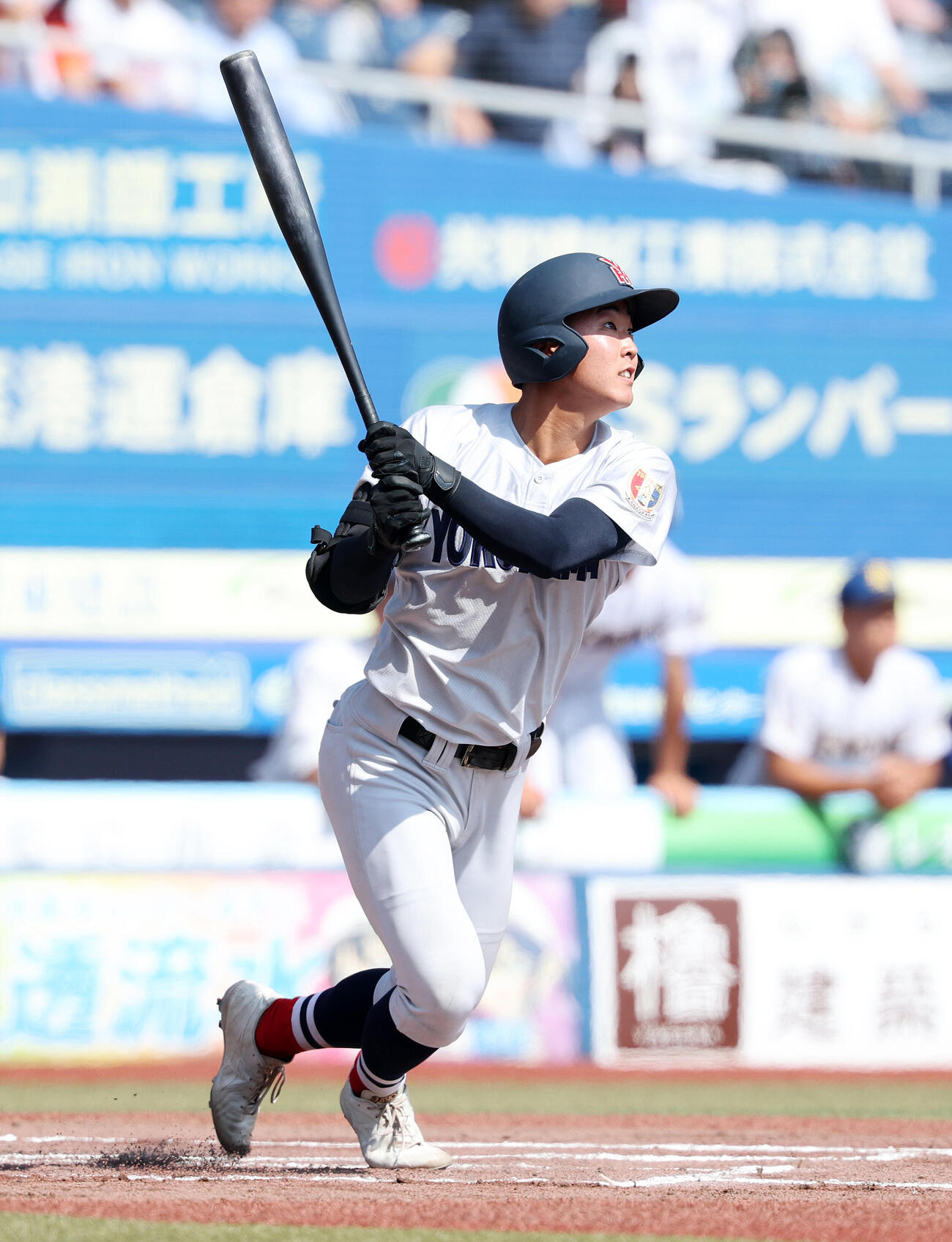 横浜対健大高崎　6回表横浜2死、田島陽翔はソロ本塁打を放つ（撮影・鈴木正人）