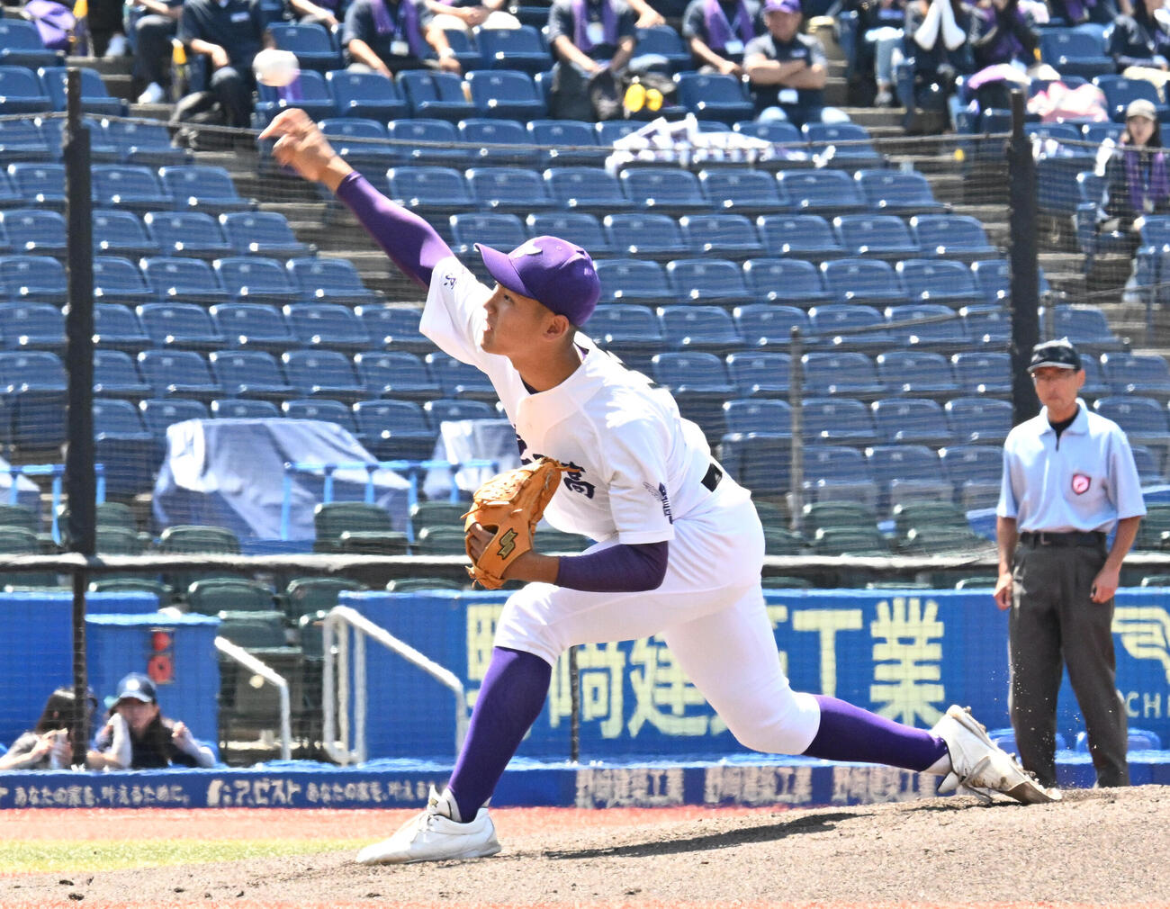 土浦日大対関東一高　土浦日大戦に先発した関東一高・高橋徹平（撮影・千葉一成）