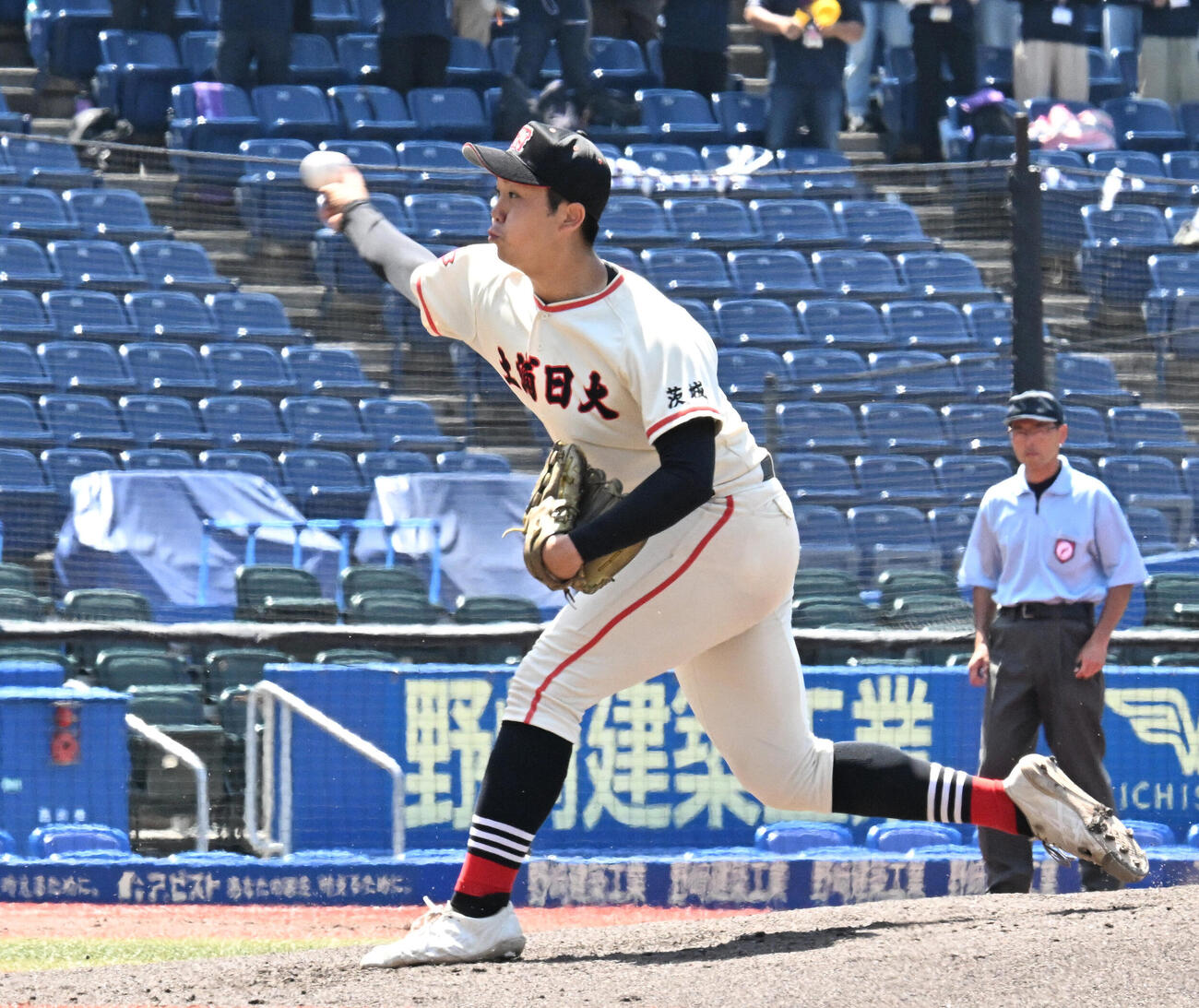 土浦日大対関東一高　関東一高戦に先発した土浦日大・小池陽斗（撮影・千葉一成）