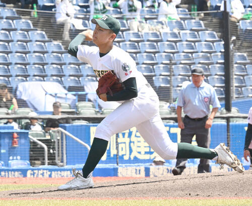 山梨学院対専大松戸 山梨学院戦に先発した専大松戸・門倉昂大(撮影・千葉一成)