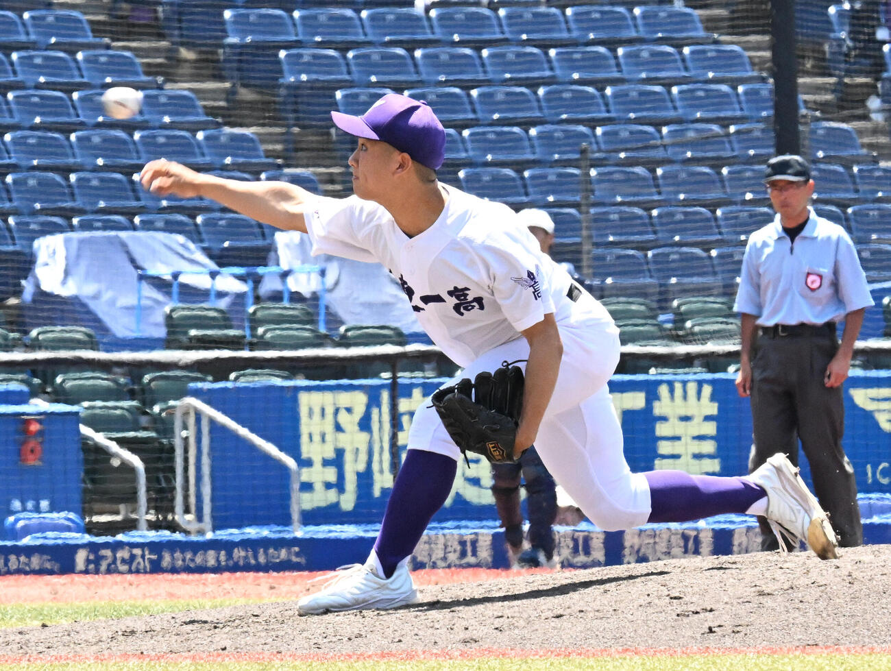 土浦日大対関東第一　4回、2番手で登板した関東第一・山下蒼真（撮影・千葉一成）
