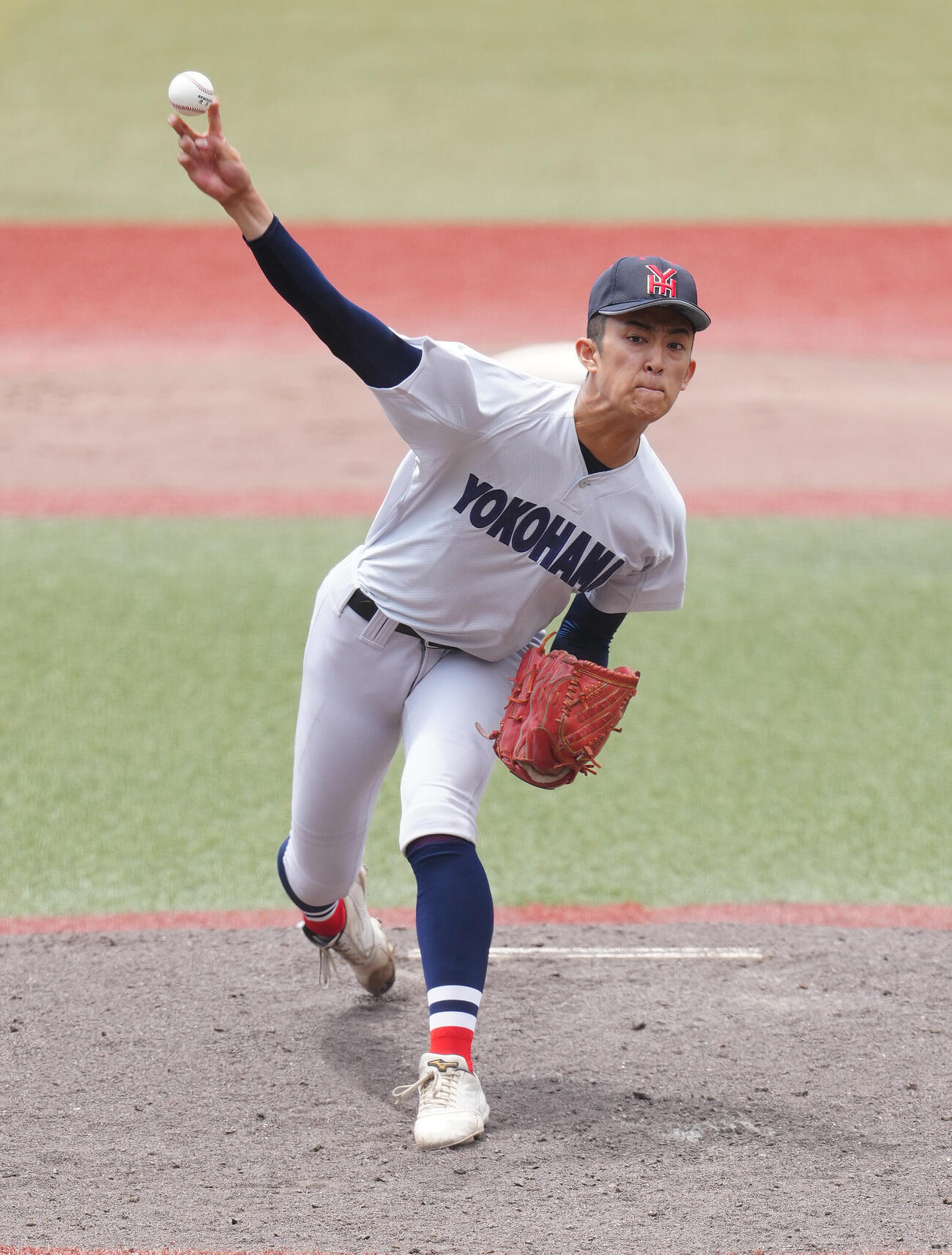 高校野球春季関東大会　準決勝　山梨学院対横浜　7回表から2番手で登板した横浜・織田翔希（撮影・鈴木みどり）＝2026年5月23日