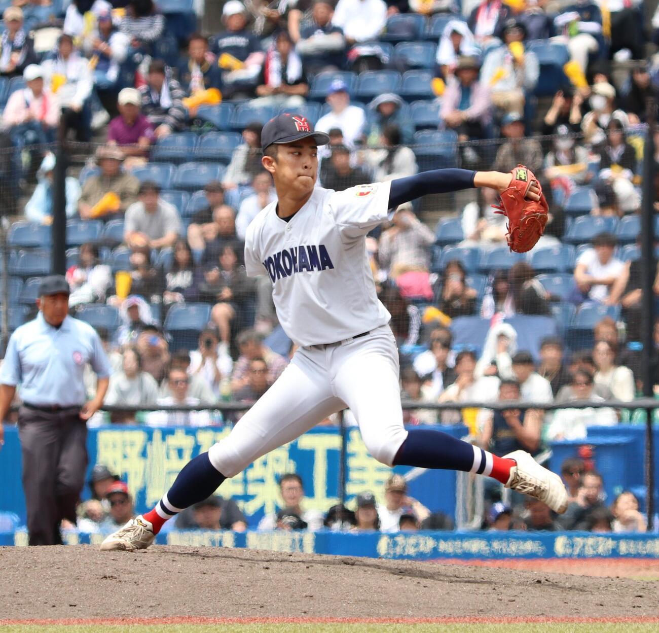 高校野球春季　準決勝　山梨学院対横浜　2番手投手横浜・織田翔希（撮影・会田京叶）＝2026年5年23日