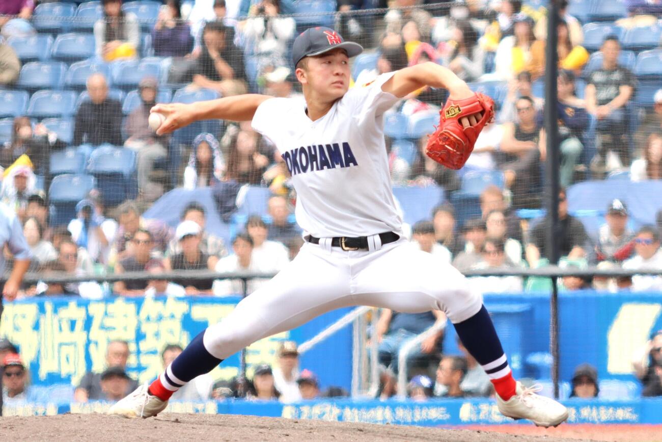 高校野球春季関東大会　準決勝　山梨学院対横浜　9回表に登板した池田聖摩（撮影・栗林真菜）＝2026年5月23日