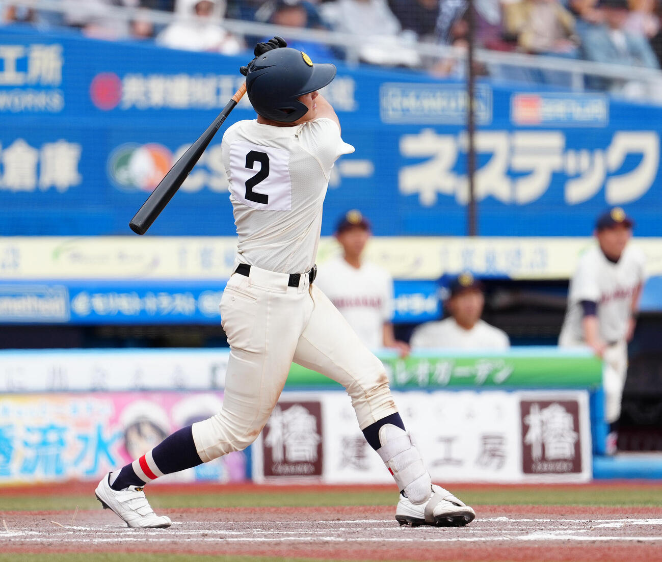 高校野球春季関東大会　準決勝　関東第一対浦和学院　6回裏浦和学院1死一塁、2点本塁打を放つ内藤蒼（撮影・鈴木みどり）