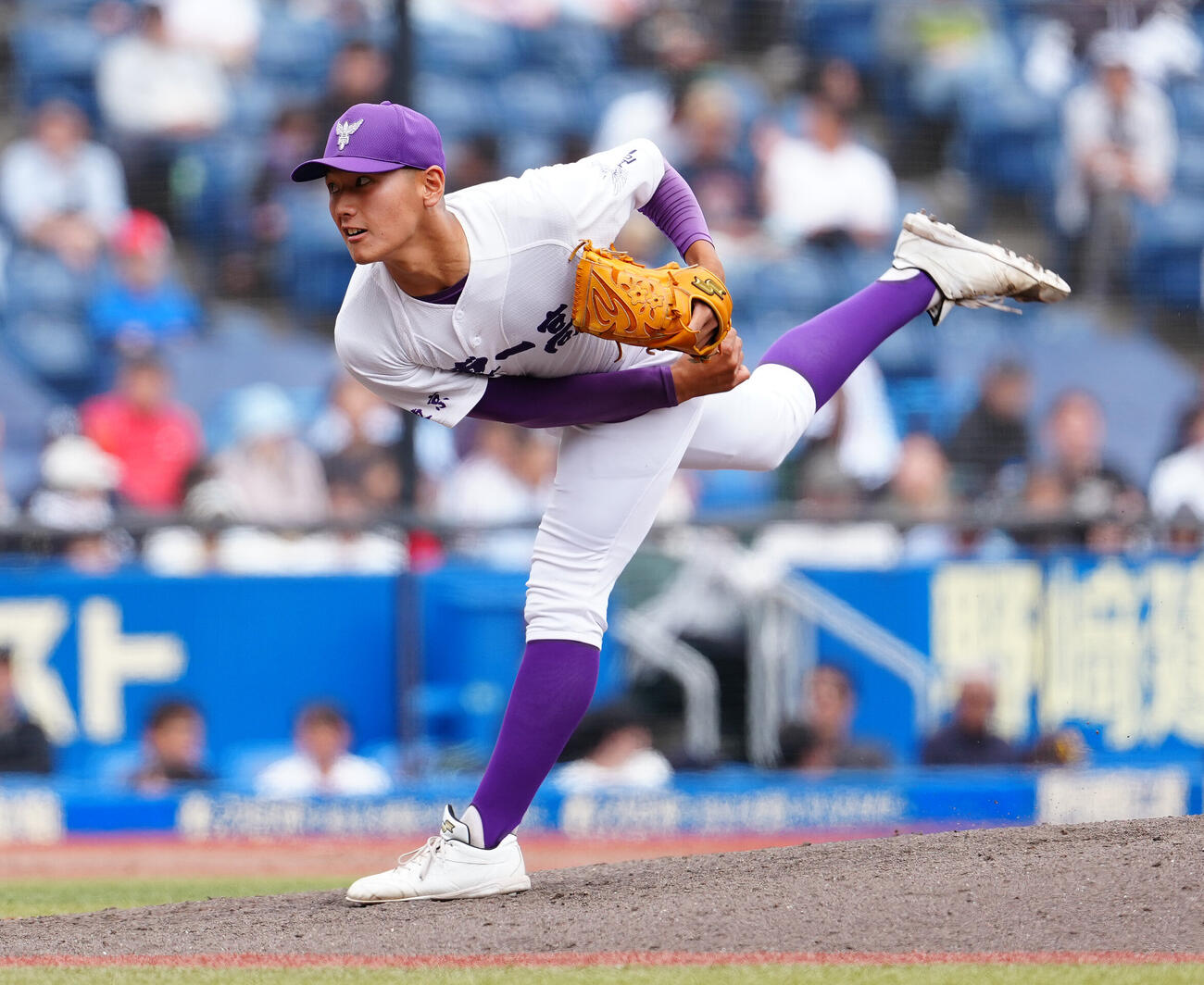 高校野球春季関東大会　準決勝　関東第一対浦和学院　6回裏途中から2番手で登板した関東第一・高橋友朔（撮影・鈴木みどり）