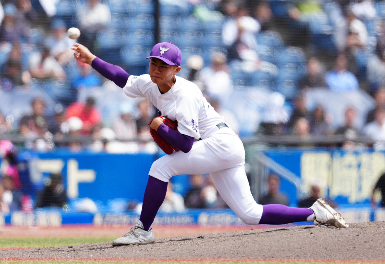 高校野球春季関東大会　準決勝　関東第一対浦和学院　先発し力投する関東第一・小林悠太（撮影・鈴木みどり）