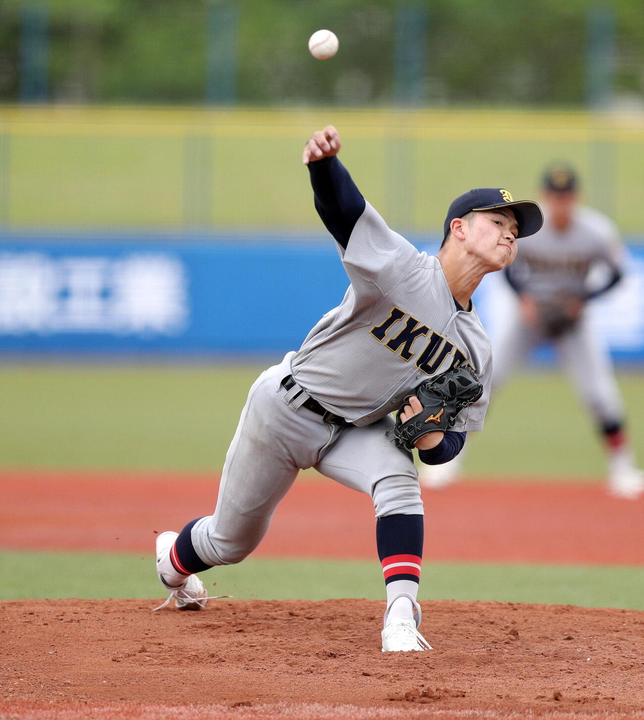 東北対仙台育英　先発の仙台育英・古川諒弥（撮影・木村有優）