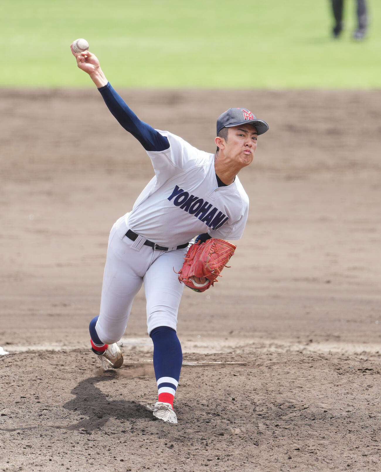 横浜対浦和学院　9回裏から4番手で登板した横浜・織田翔希（撮影・鈴木みどり）