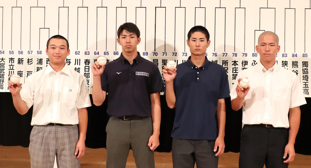 今春の埼玉大会で4強入りした左から浦和学院・蜂巣祥万、立教新座・筒井駿、昌平・佐藤光輝、花咲徳栄・本田新志（撮影・会田京叶）