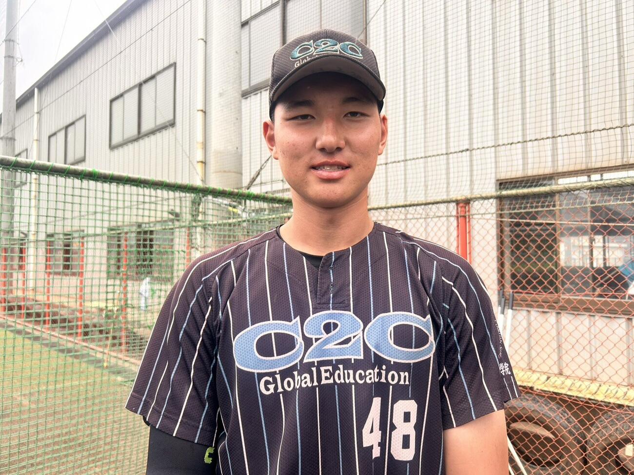 星稜との練習試合に先発し、好投した山梨学院・菰田（撮影・平山連）