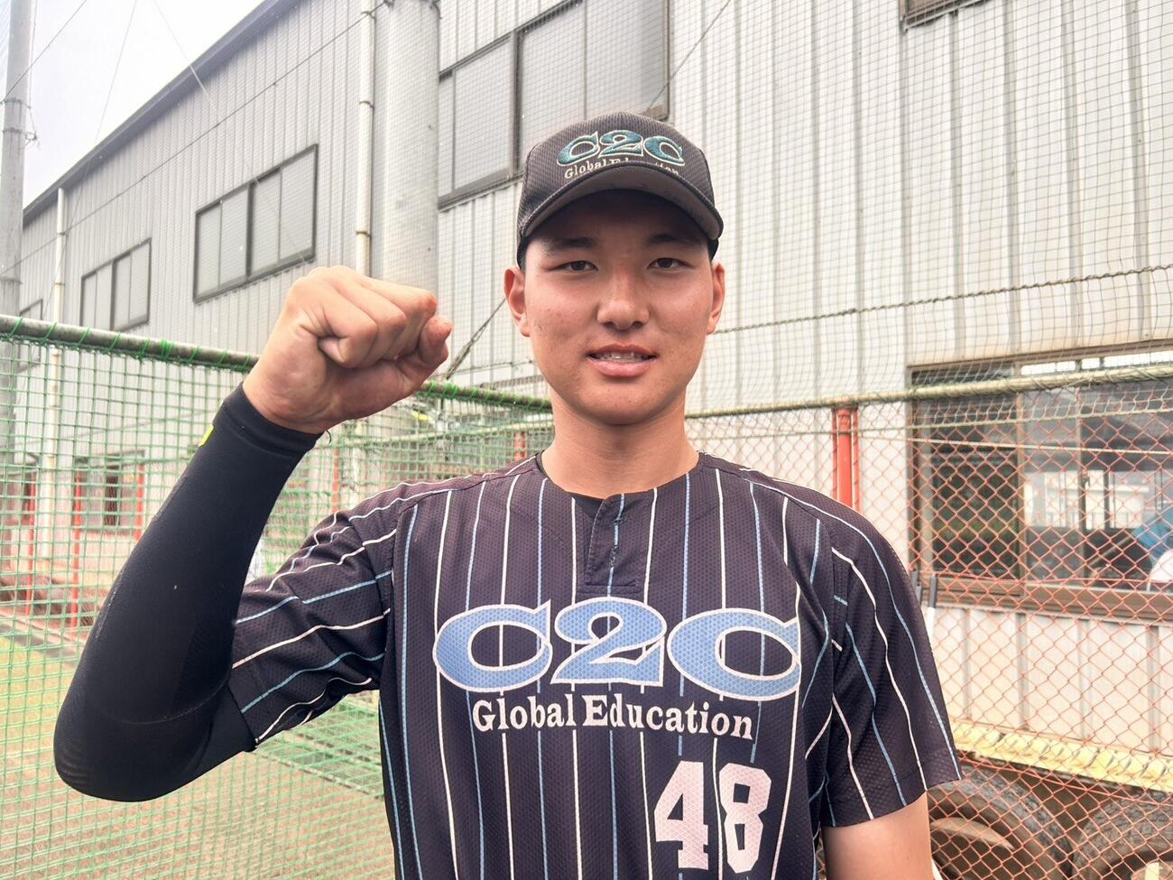 星稜との練習試合に先発し、好投した山梨学院・菰田（撮影・平山連）