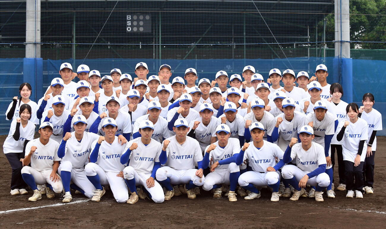 初の甲子園出場を目指す浜松日体の選手たち