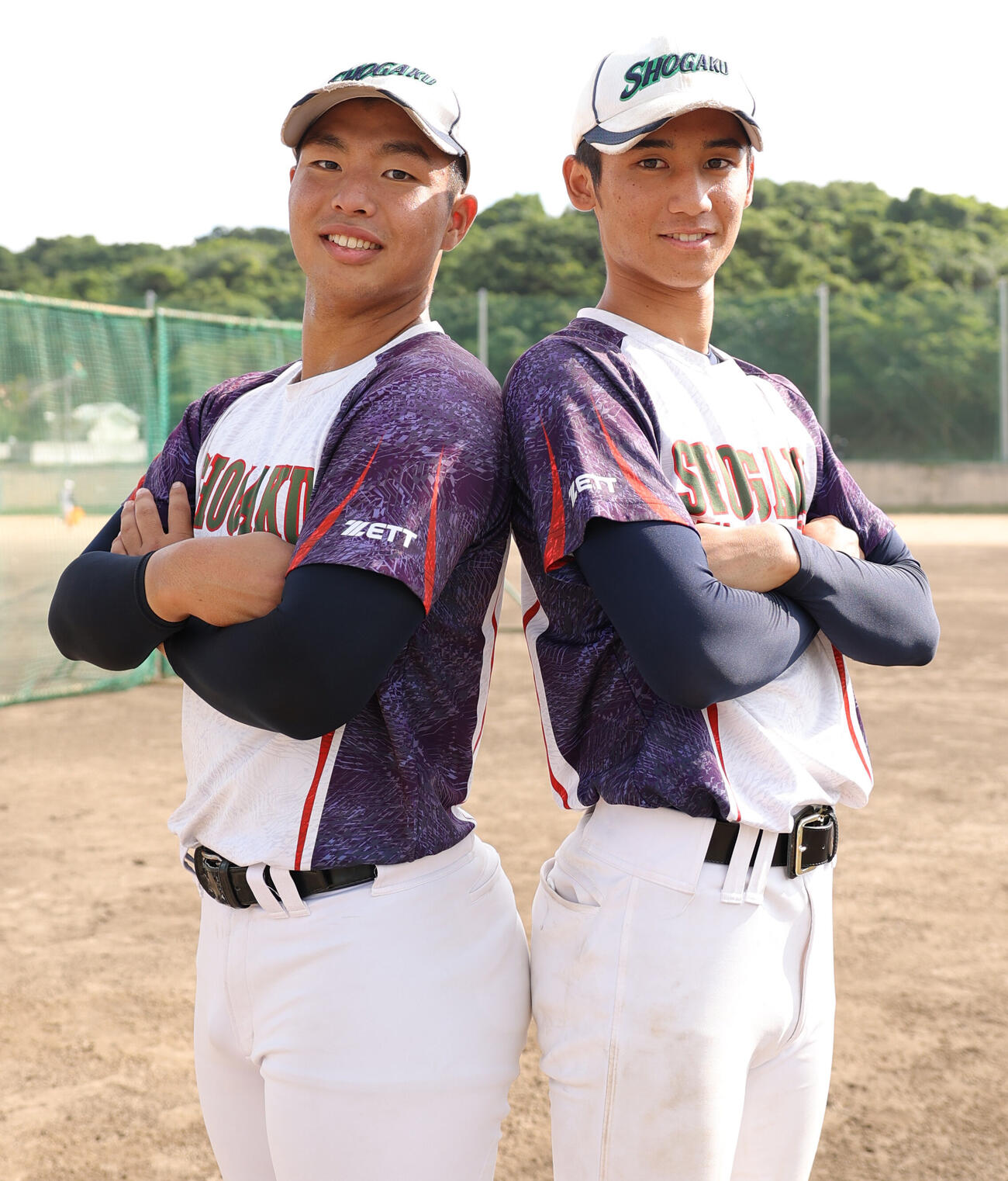 沖縄尚学、ダブルエースの末吉良丞（左）と新垣有絃