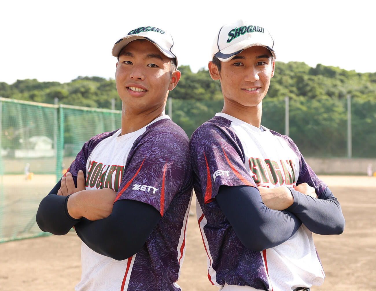 沖縄尚学、ダブルエースの末吉良丞（左）と新垣有絃
