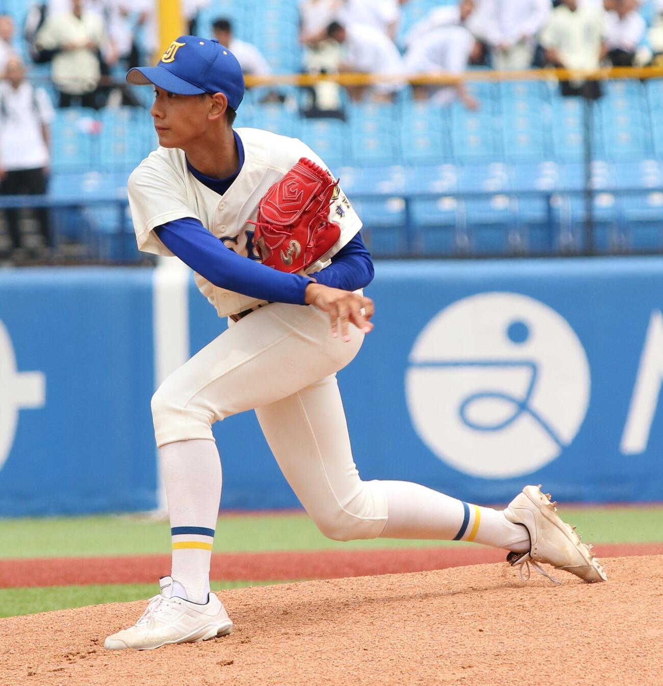 力投する実践学園先発の浦野湊斗（撮影・田島優大）