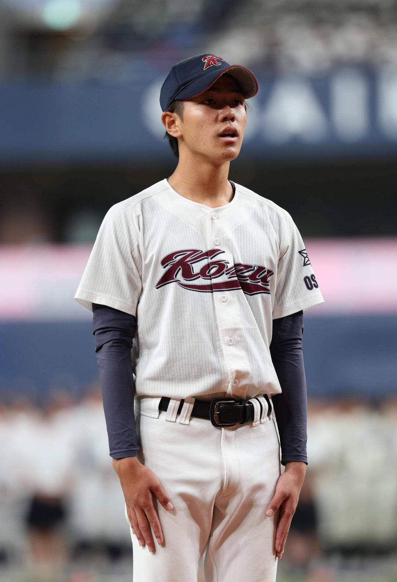 大阪大会開会式で選手宣誓する高津・荒賀奏人主将（撮影・白石智彦）