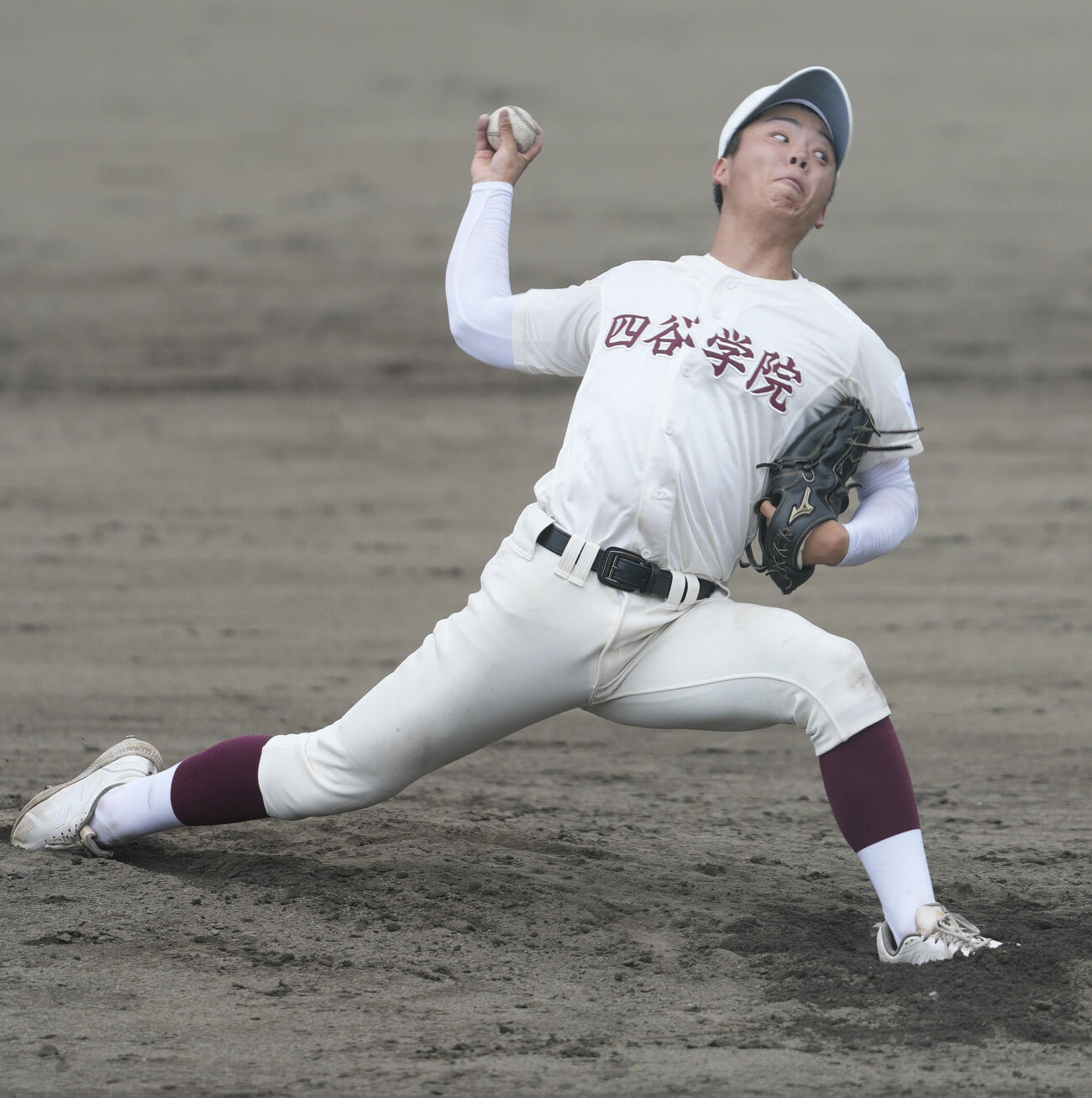 四谷学院対つくば秀英　7回裏から登板し力投する四谷学院・小野朔太郎（撮影・小島史椰）