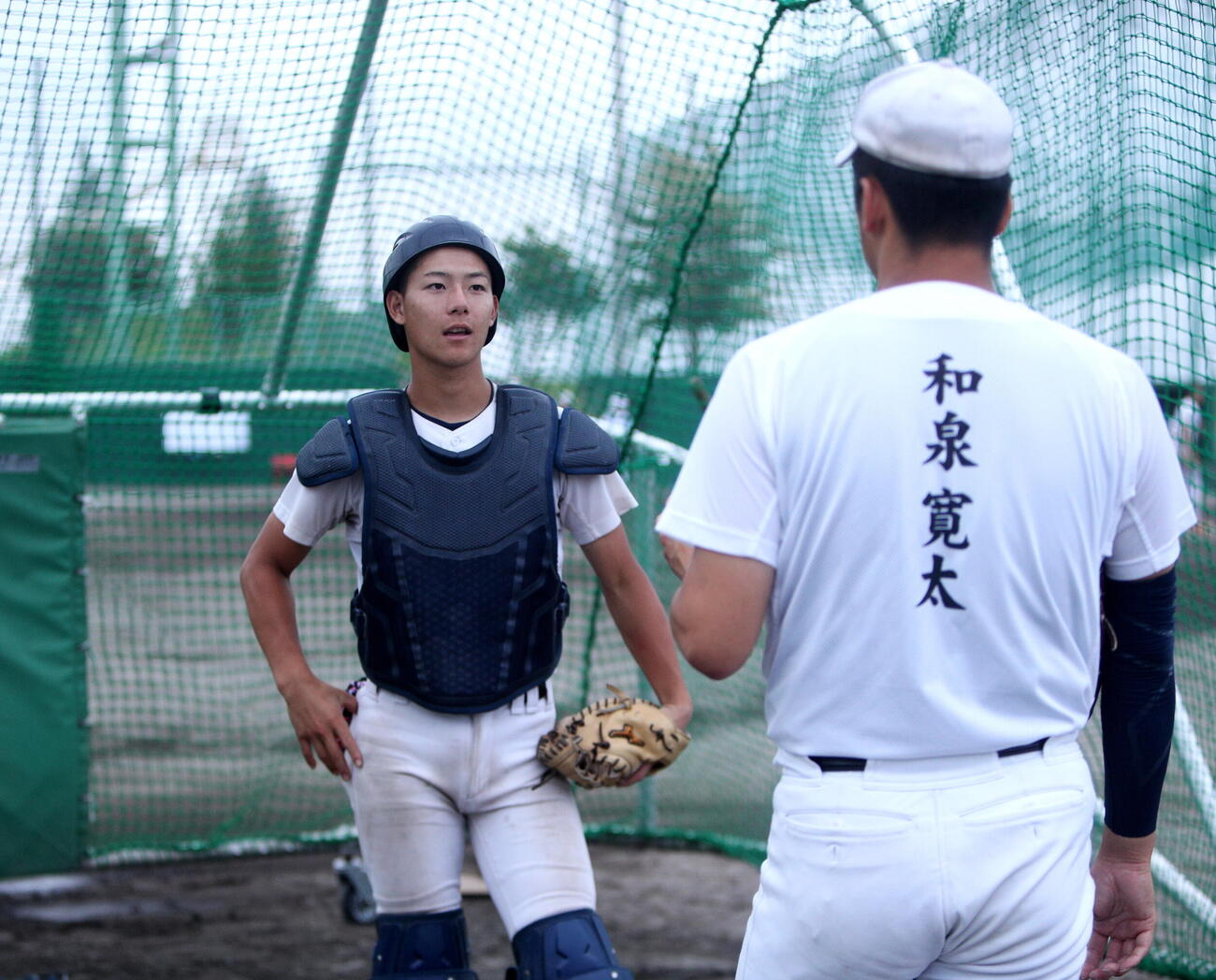 投球練習後に振り返りをする荒川陽希（撮影・木村有優）