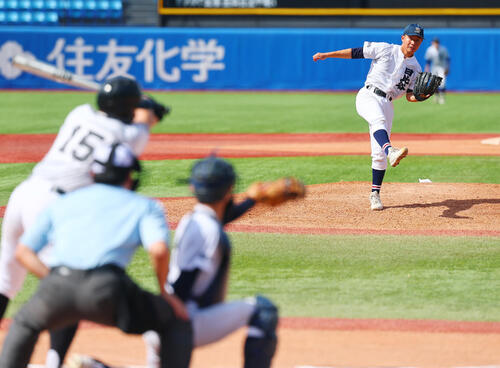 日比谷対開成 1回裏開成無死、片岡和輝を空振り三振に仕留める松井佑樹(撮影・野上伸悟)