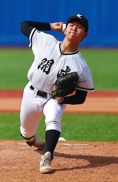 日比谷対開成 開成先発の森本壮一郎(撮影・野上伸悟)