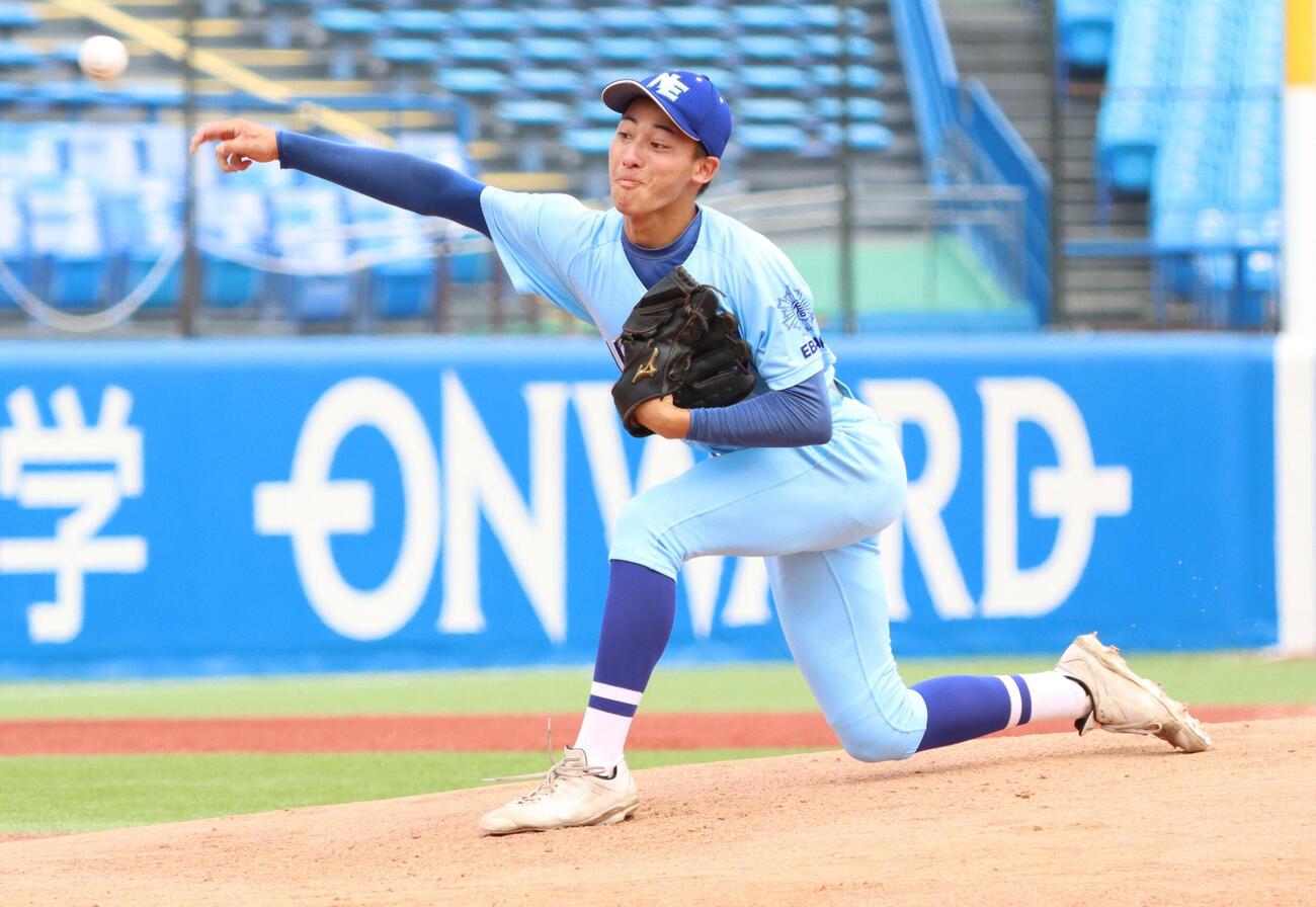 日体大荏原対東京実　力投する先発の日体大荏原・小林壱真（撮影・栗林真菜）＝2026年7月6日、神宮球場、東東京大会