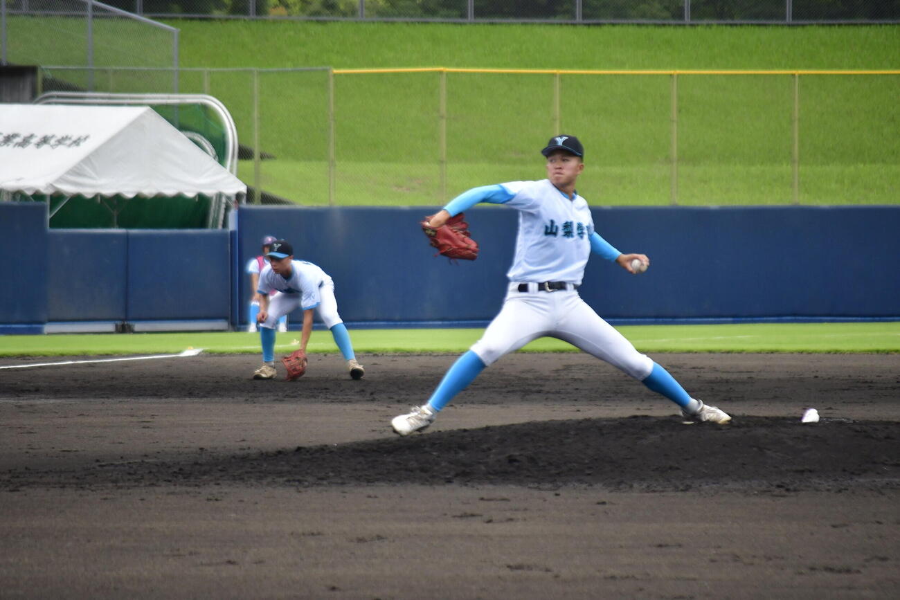 山梨学院先発の檜垣（撮影・平山連）
