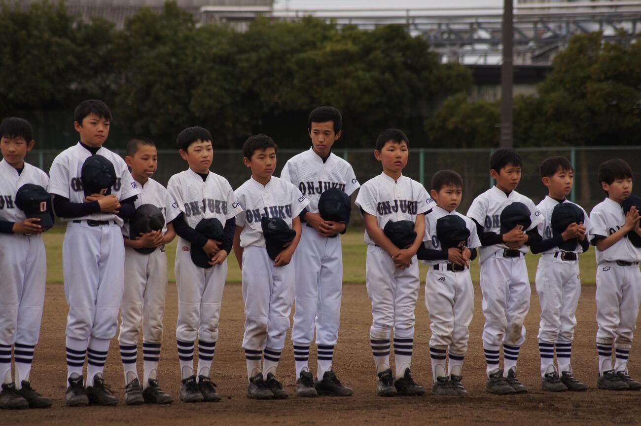 小学2年時の菰田陽生（右から5人目）は、既に小学校高学年と並んでも体格がひけをとらなかった