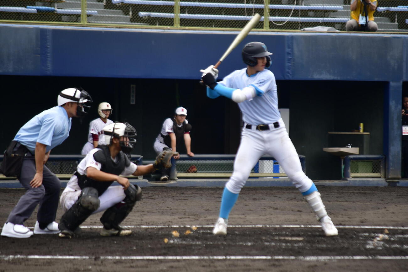 3番DHに入った山梨学院の菰田（撮影・平山連）