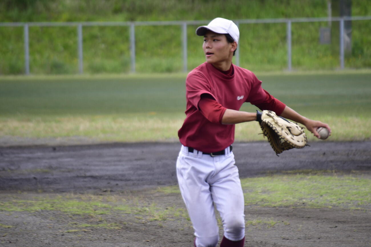 島留学を活用して高校から八丈島に来た冨田は一塁を守り、チームに欠かせない存在となっている（撮影・平山連）