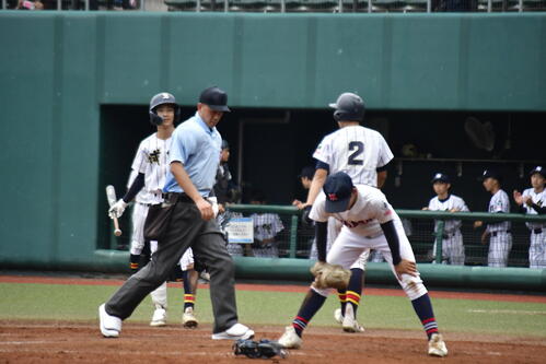 【高校野球】「テレビで見ていたことが…」両膝に手を置いた東・萩原快斗が考えたこと／神奈川