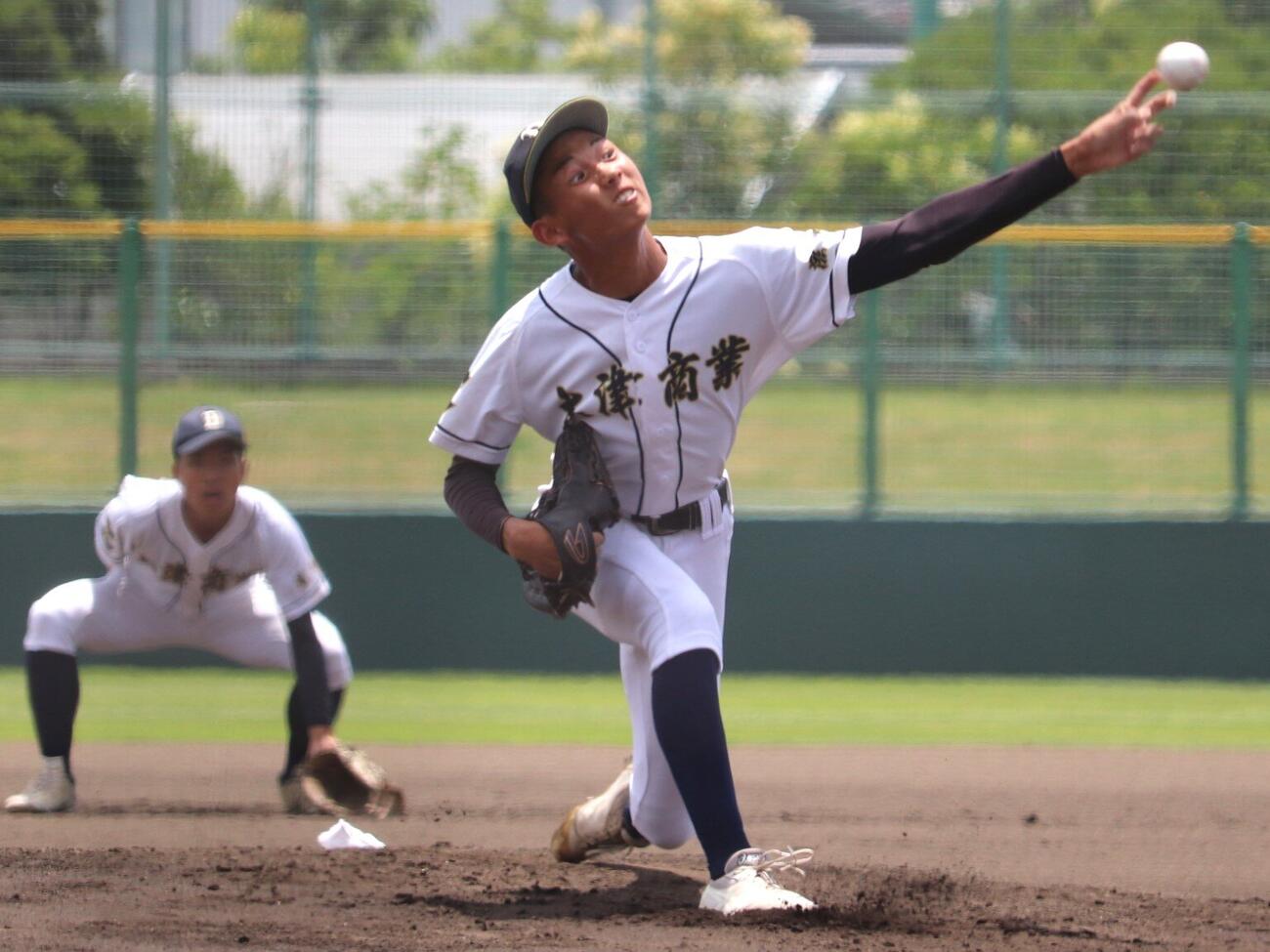 第108回全国高校野球滋賀大会　1回戦　玉川対大津商　大津商の先発・竹本理人投手（撮影・中島麗）