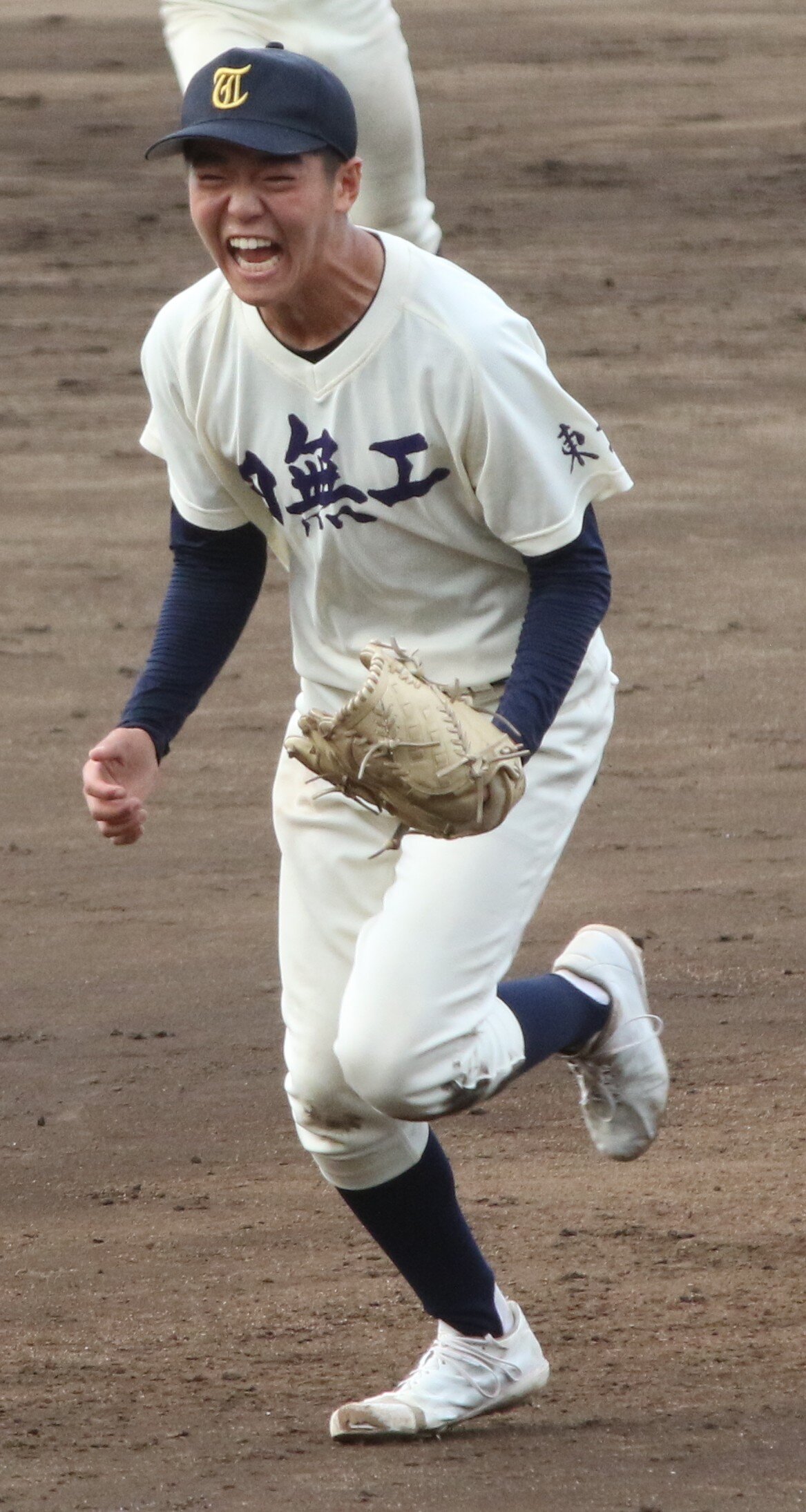第108回全国高校野球西東京大会　1回戦　田無工科対日野台　最後の打者を三ゴロに打ち取り、吠える田無工科・吉田太羽輝（撮影・田島優大）＝2026年7月8日