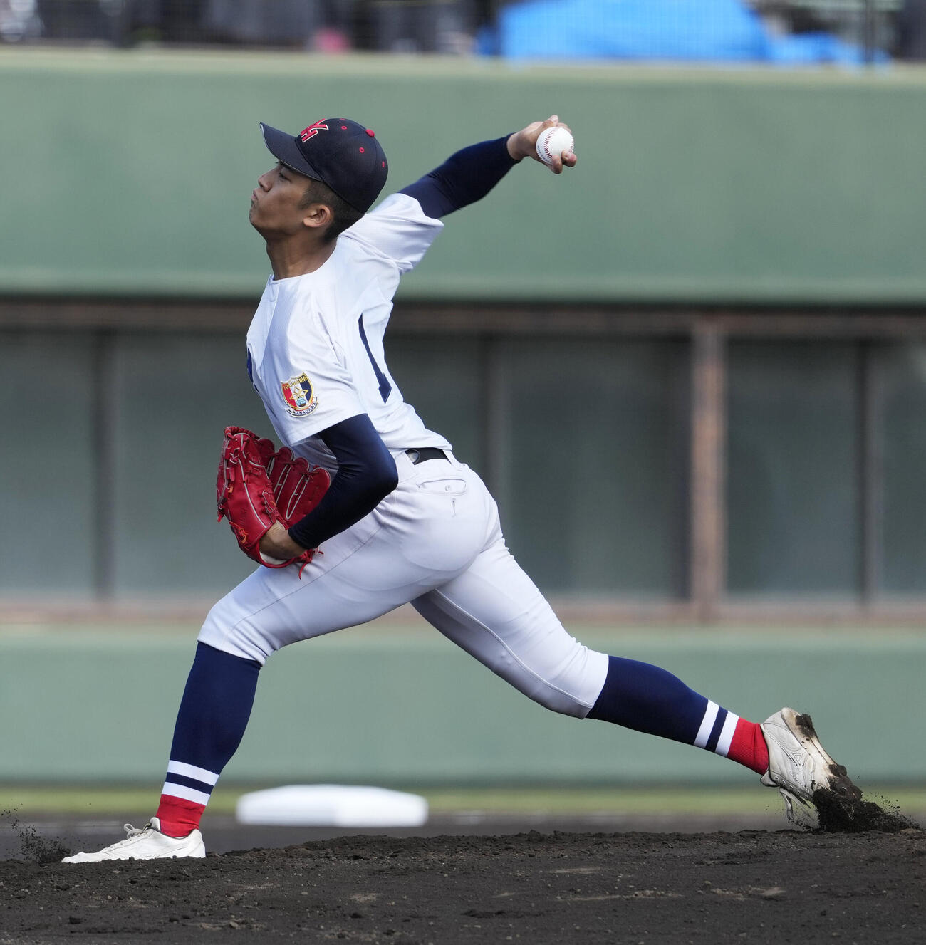 湘南工大付対横浜　力投する横浜先発の織田翔希（撮影・小島史椰）