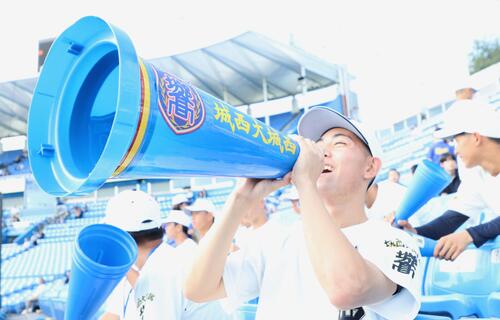 高校野球】花咲徳栄の背番「14」上山竣也がランニング満塁ホームラン