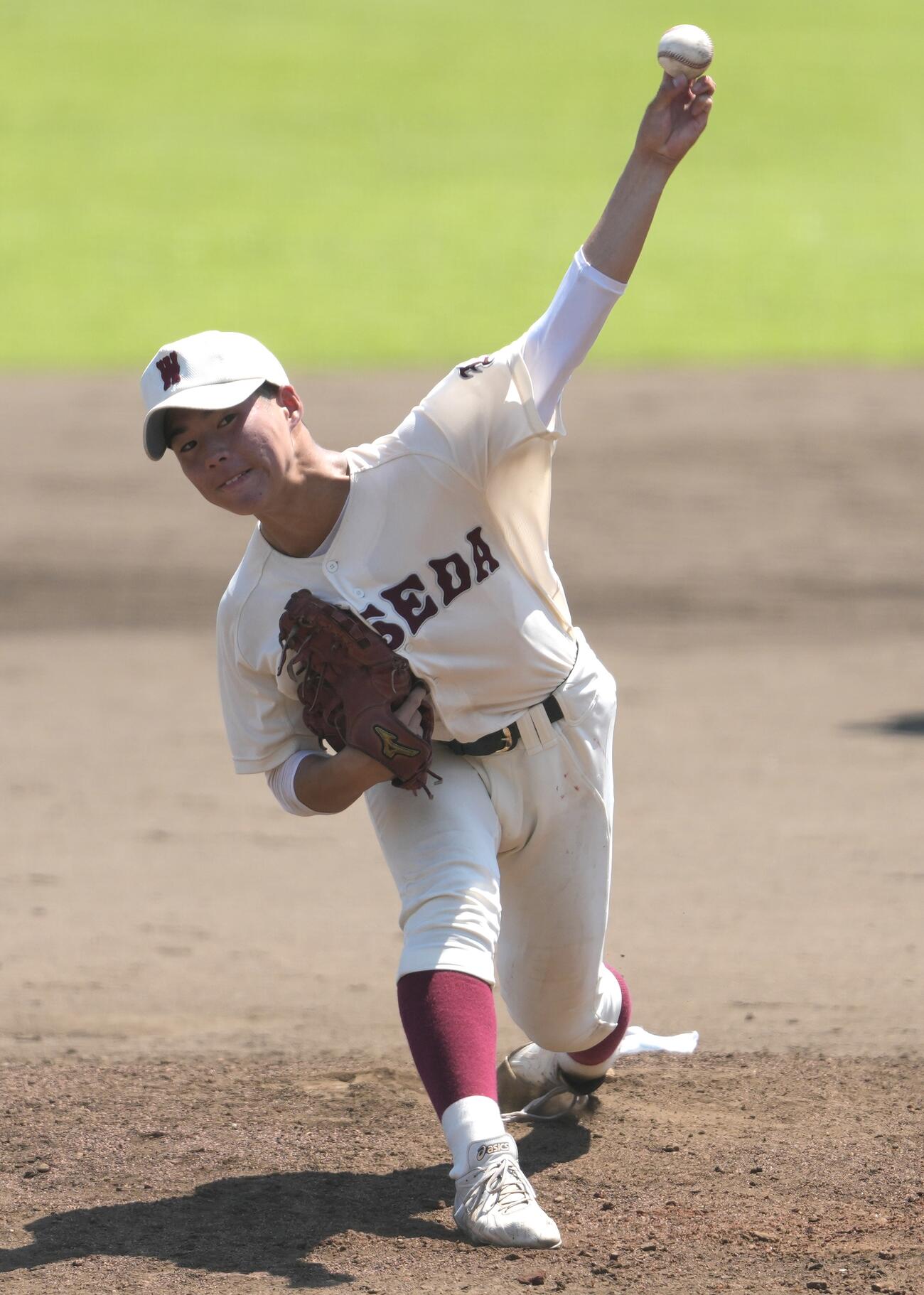八王子対早実　7回表から登板し力投する早実・石毛慎二郎（撮影・小島史椰）