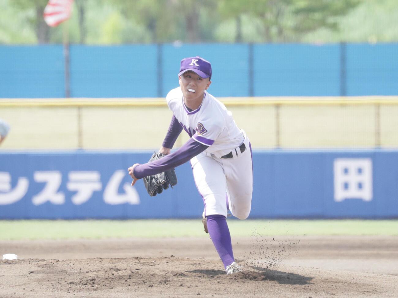 金足農対横手　先発のマウンドに上がった金足農・斎藤遼夢投手（撮影・高橋香奈）