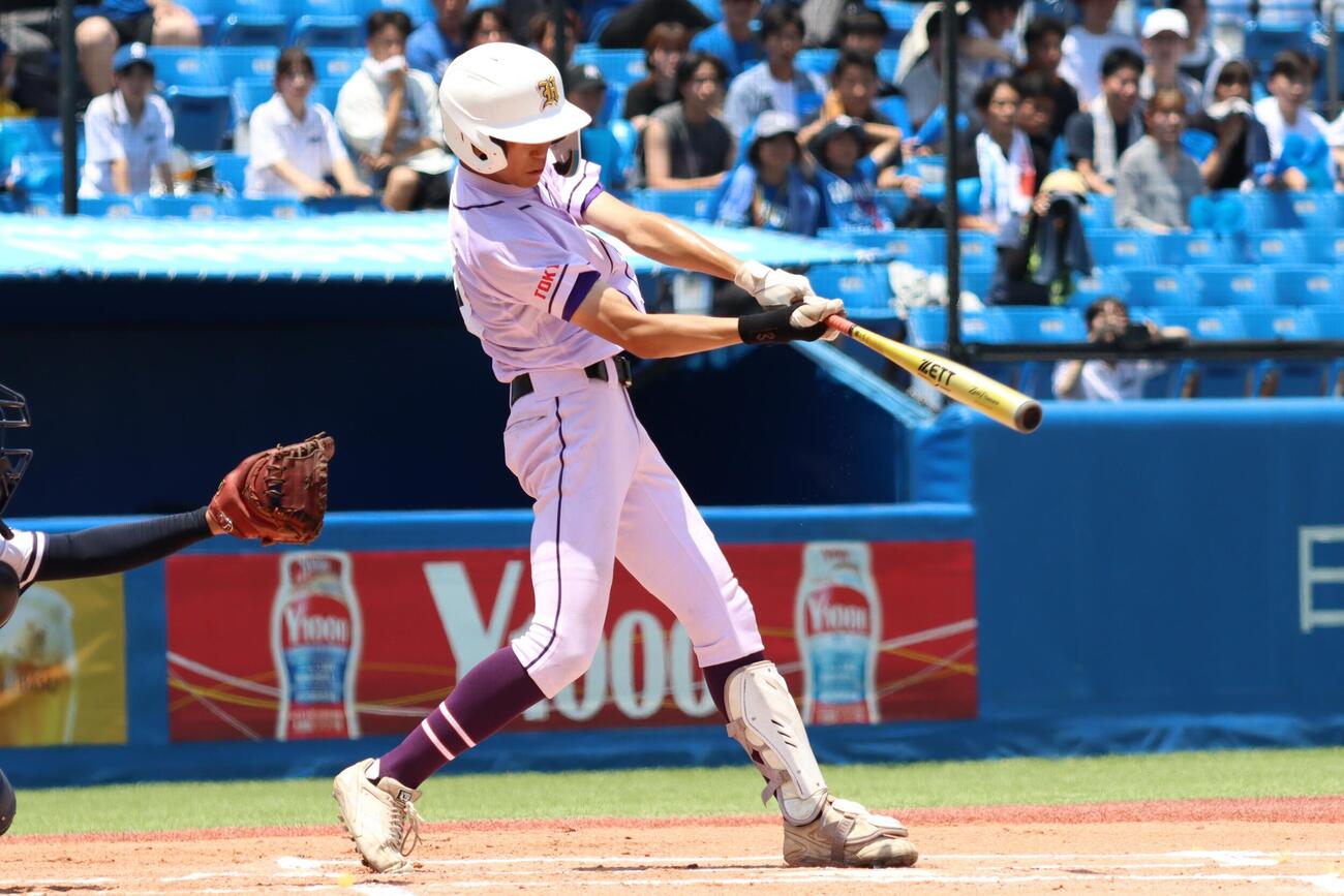 第108回全国高校野球東東京大会　2回戦　堀越対新宿　先制打を放った堀越・萩生田遥斗（撮影・栗林真菜）