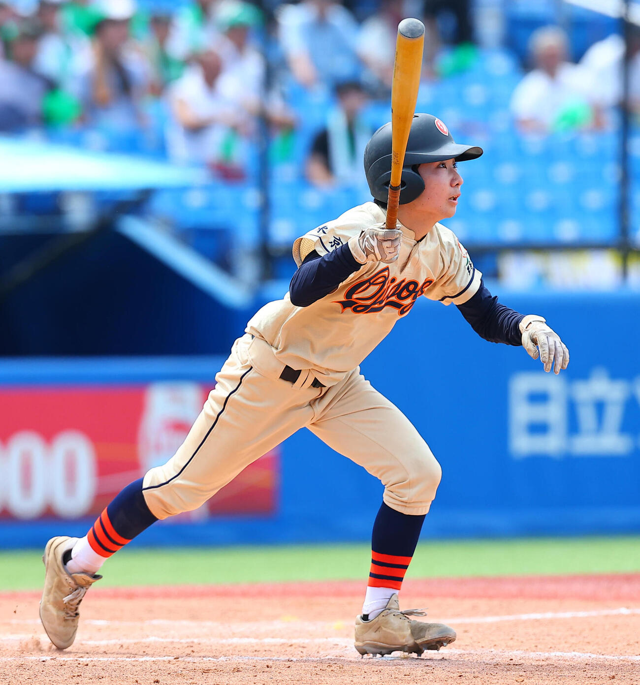 昭和第対王子総合　9回裏王子総合2死二、三塁、2点適時三塁打を放つ坂井清俊（撮影・野上伸悟）