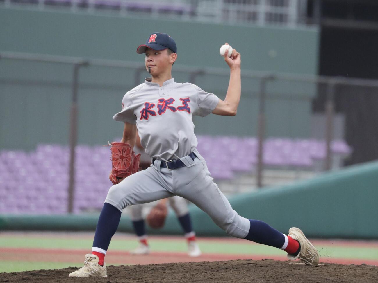 水沢商対水沢工　2番手でマウンドに上がり力投した水沢工・芦埜功英投手（撮影・高橋香奈）