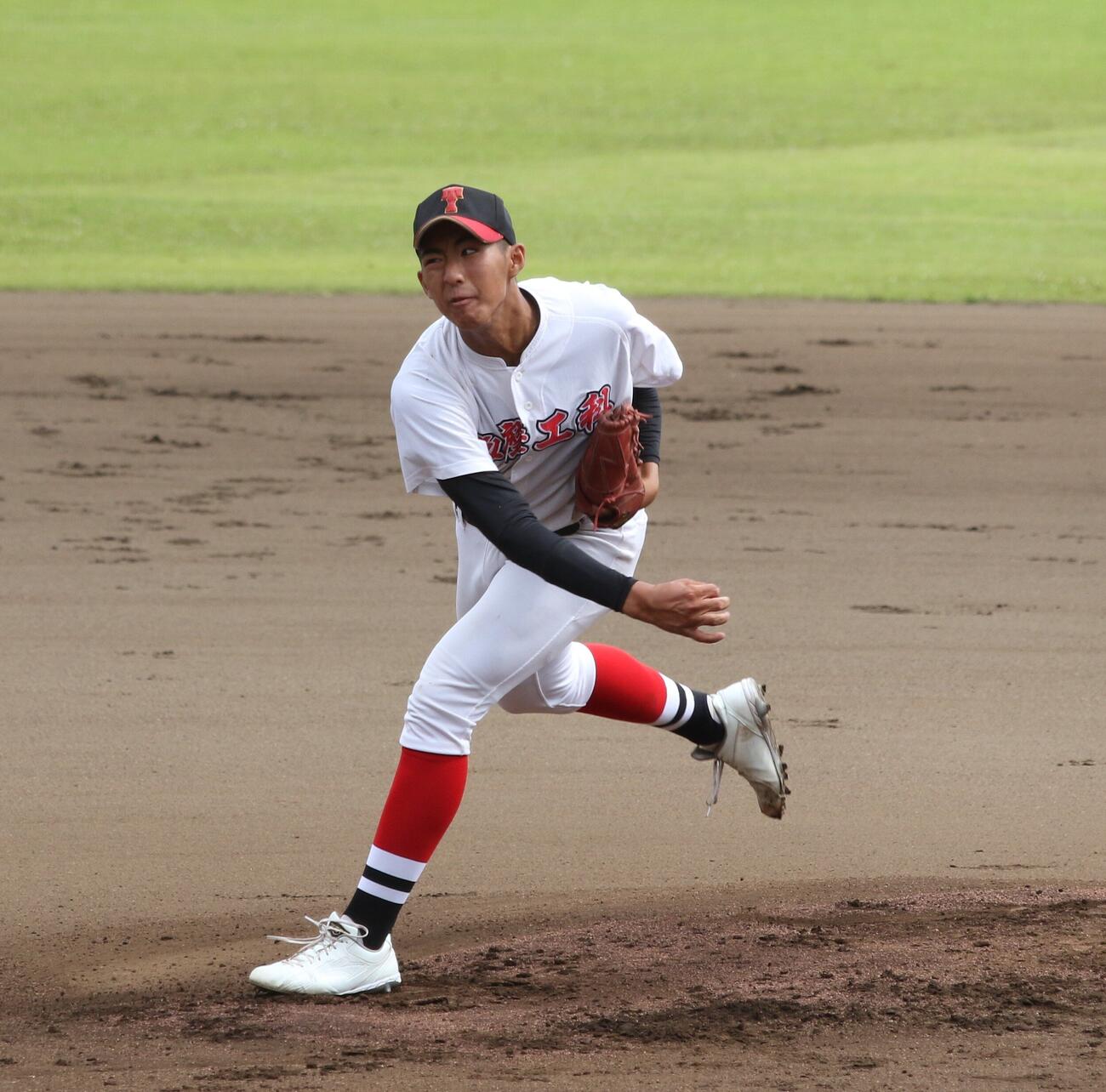 「大谷ルール」で7番指名打者として出場し、先発を務めた多摩工科・山本翔埜（撮影・田島優大）