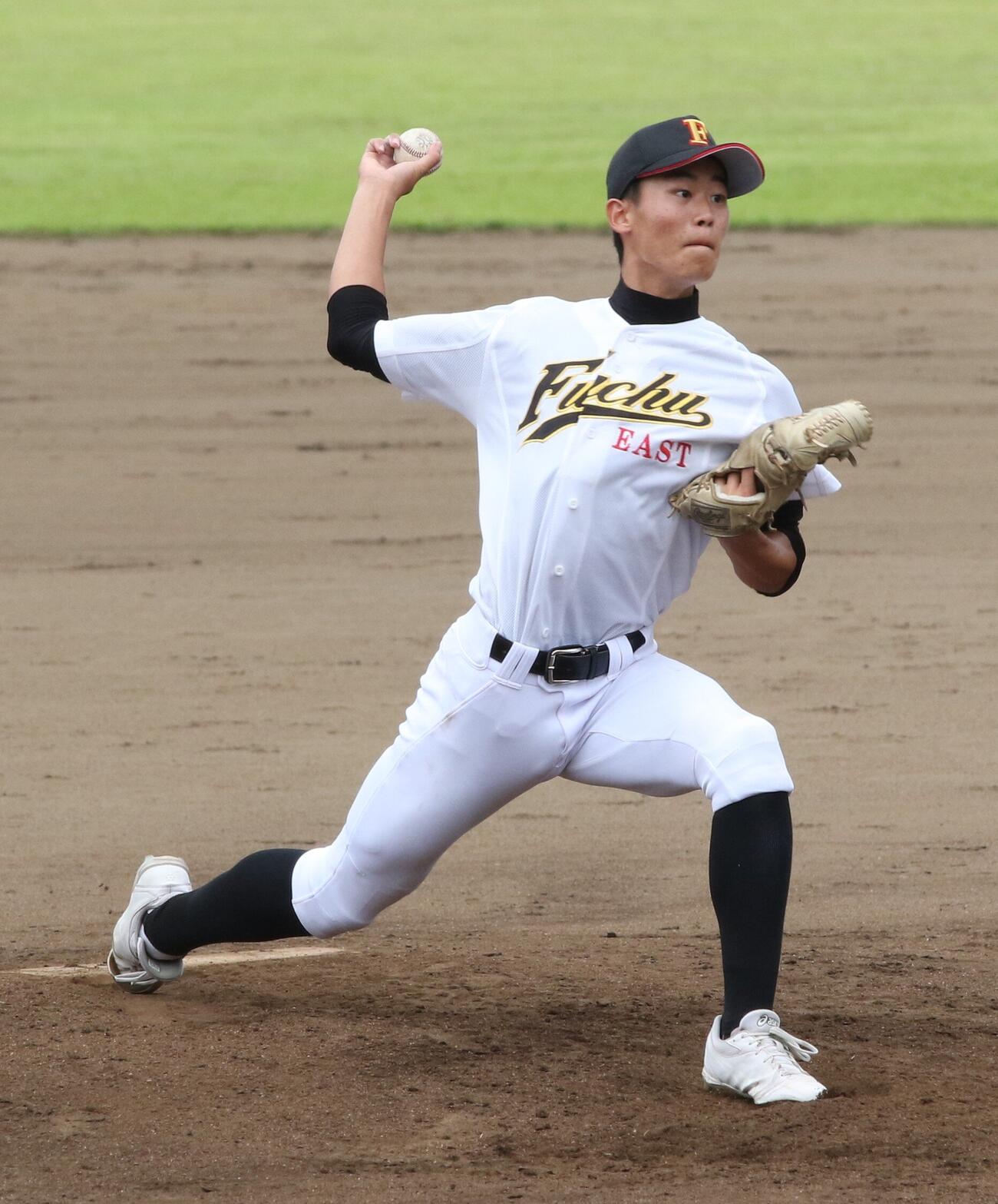 公式戦初先発で完封勝利をあげた府中東・福村翼（撮影・田島優大）