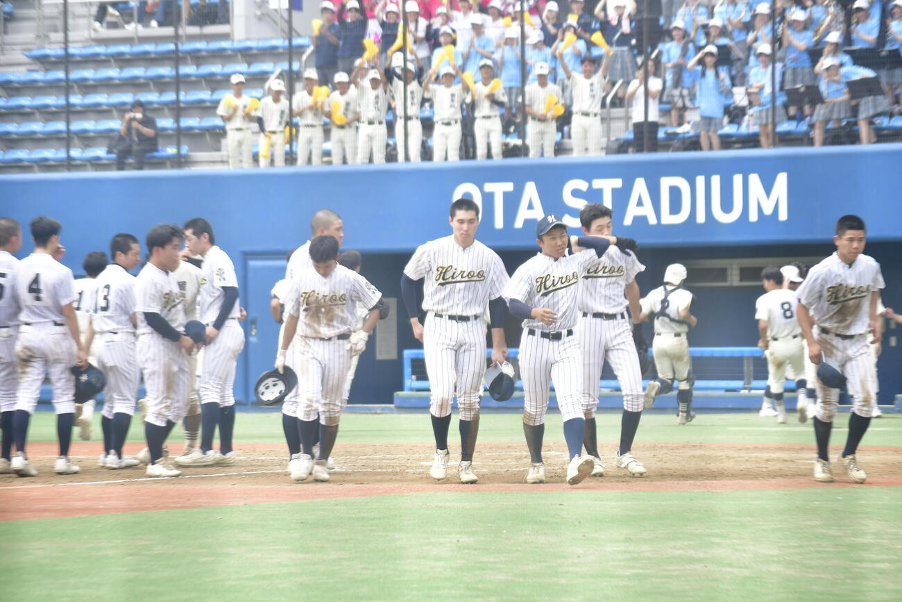 国学院に敗れて初戦敗退となった広尾（撮影・平山連）