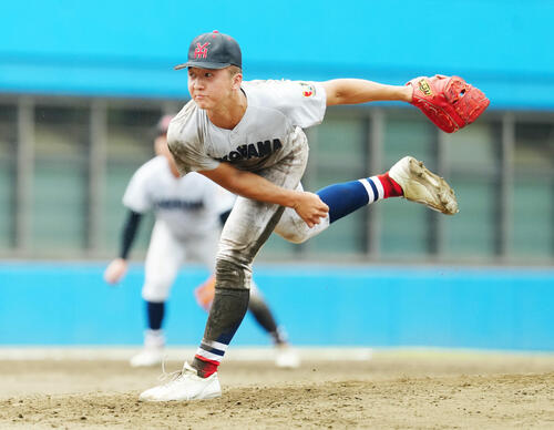 住吉対横浜 投球する横浜4番手の池田聖摩(撮影・江口和貴)