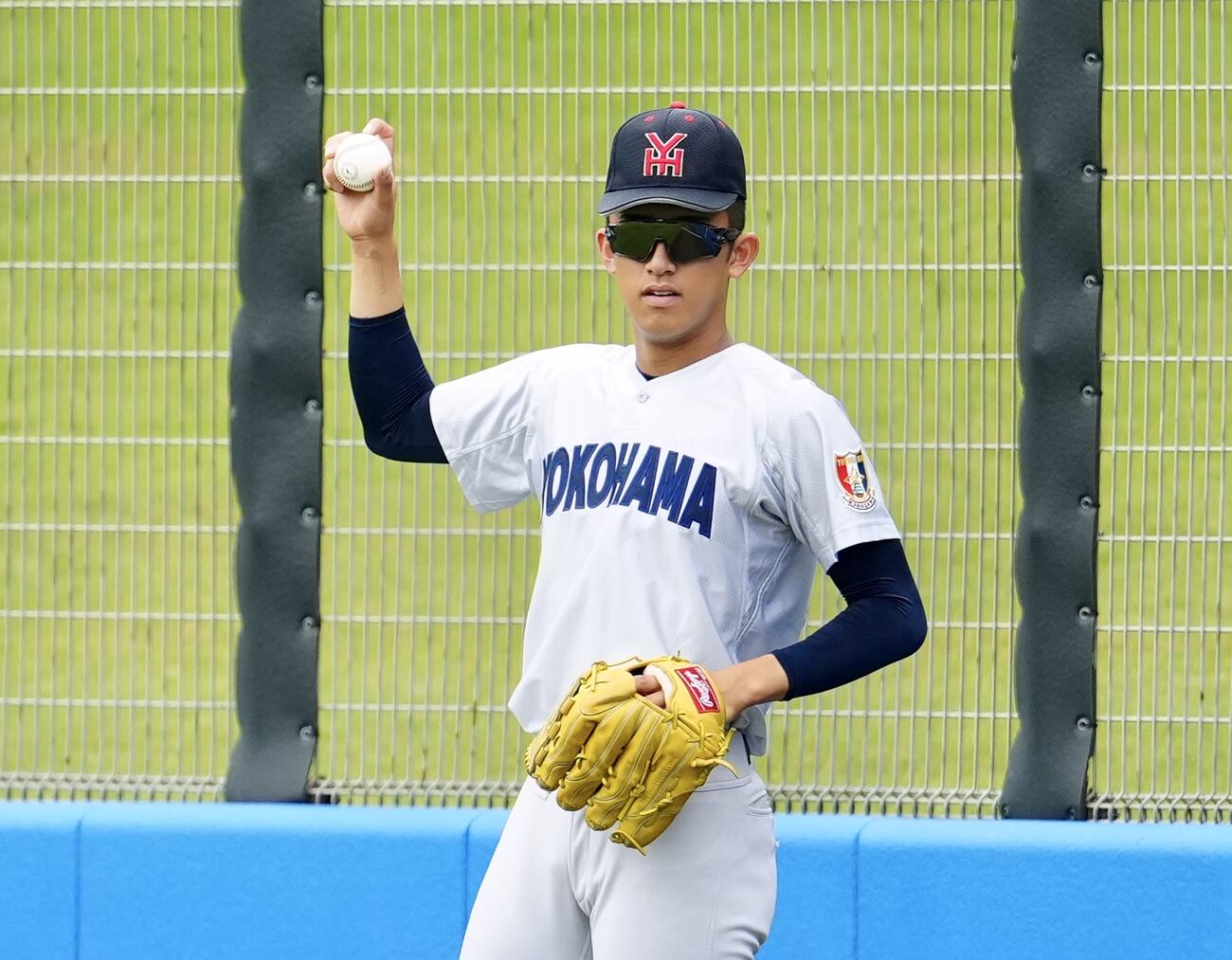 住吉対横浜　試合前練習を行う横浜・織田翔希（撮影・江口和貴）
