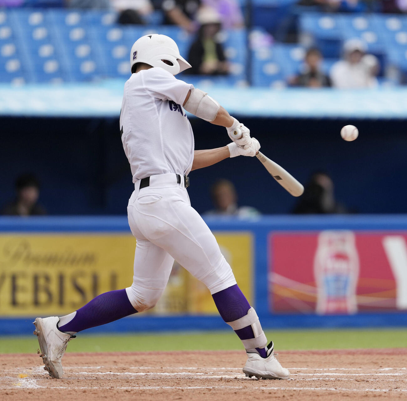 筑波大付対関東一　3回裏関東一1死一、二塁、適時打を放つ鈴木将生（撮影・小島史椰）