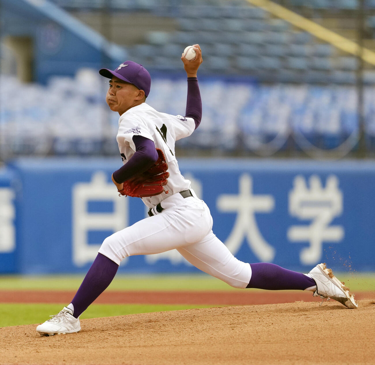 筑波大付対関東一　力投する関東一先発の小林悠太（撮影・小島史椰）