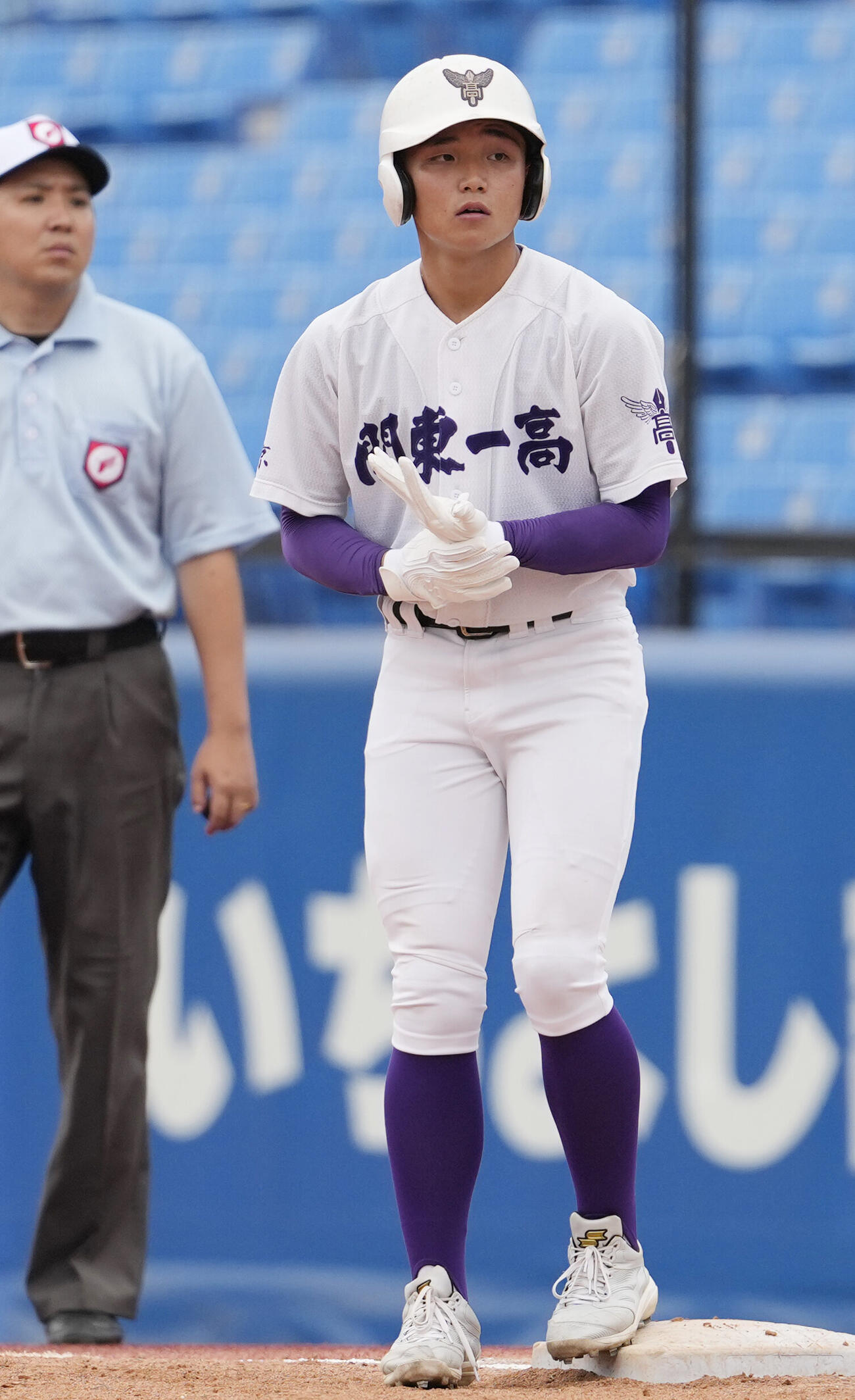 筑波大付対関東一　4回裏関東一無死、内野安打を放ち出塁する大村魁星（撮影・小島史椰）
